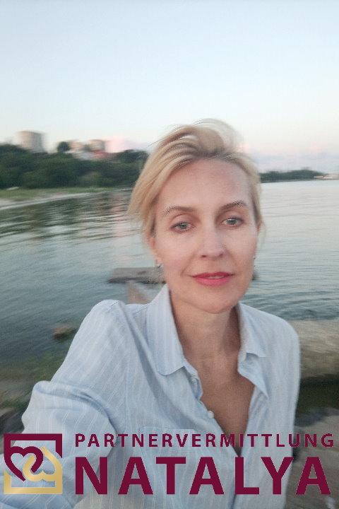 Mariya, eine Frau aus der Ukraine, über unsere Partnervermittlung kennenlernen (Foto 1) Eine Frau auf Partnersuche: Foto 1 von Mariya