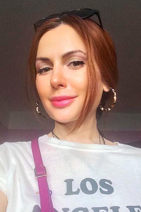 Ksenija sucht einen Partner über die Partnervermittlung Ukraine Foto von Ksenija, einer Frau aus der Ukraine auf Partnersuche